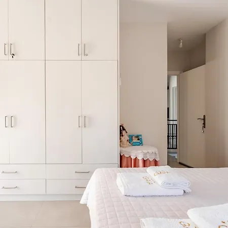 Gaiaemare Apartment Pesadha